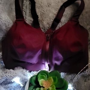 34 DD victoria secrets sports bra